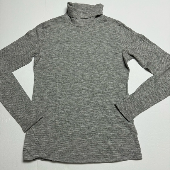 Theory Lightweight Turtleneck in Grey Heather Stripe Size: US- XS - Picture 1 of 11